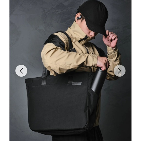 Alpaka Other - ALPAKA Metro Tote Black Axoflux 210D Recycled 14L Laptop Bag AA010500118